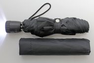 Regenschirm mit LED-Taschenlampe
