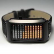 TokyoFlash : Pimp Schwarz mit Lederband - orangenes LED Matrix D