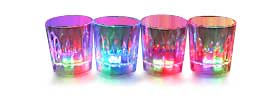 LED-Trinkbecher 300 ml 15 cm hoch I Multicolor blinkt und leuchtet I LED- Becher I LED-Glas I LED-Fashion Berlin