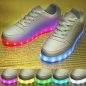 Preview: weiße led-schuhe mit multicolor leds