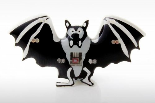 Blinkende Fledermaus Pin Anstecker Brosche Blinki Button