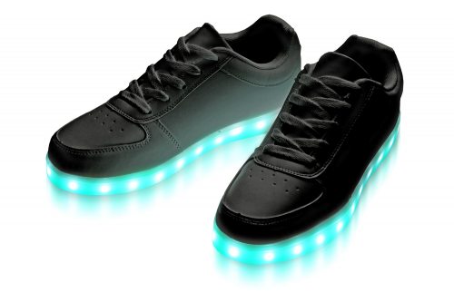 aufleuchtende lichtschuhe