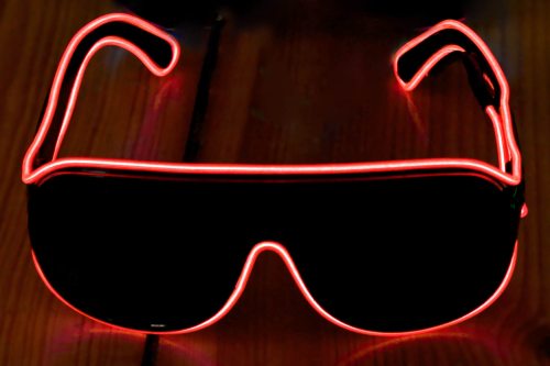 Rote Brille lechtend fasching