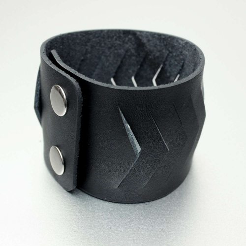 Leather bracelet with snap fasteners