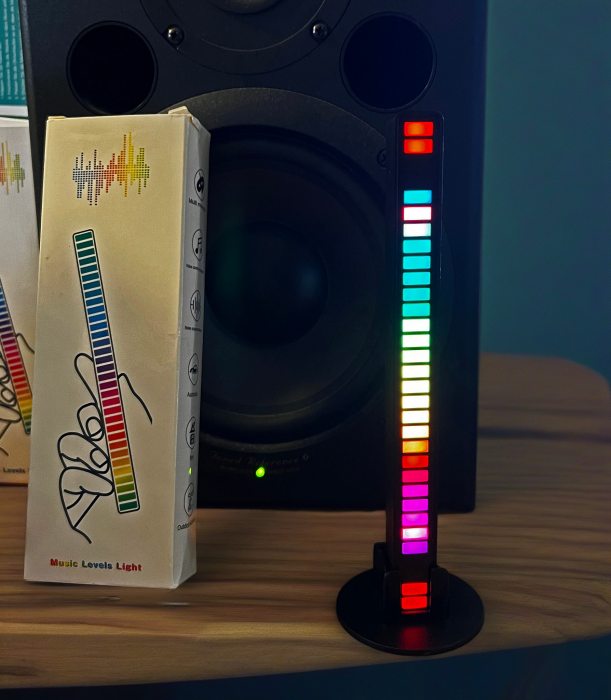 Equalizer Effekt Licht Akku & USB betrieben I Musik & Sprachaktiviertes Rhythmus Licht I Moderne Lichtorgel