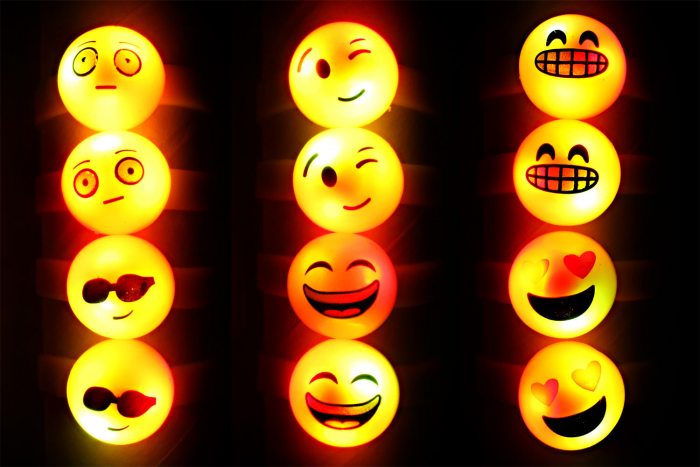 12er-Set Armband-Emoticons