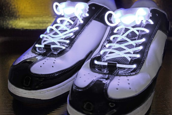led-schnüsenkel leuchten weiß