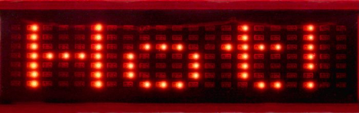Kleines LED Laufschrift Display Rot batteriebetrieben