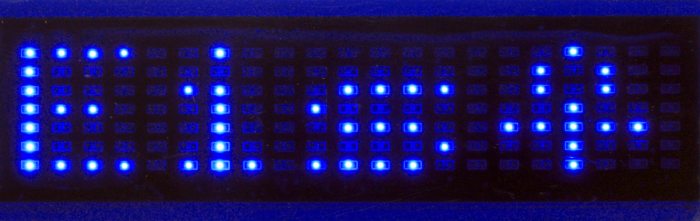 Kleines LED Laufschrift Display Blau batteriebetrieben