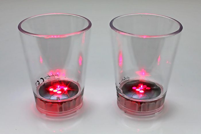 2er-Set LED-Würfelspiel Becher