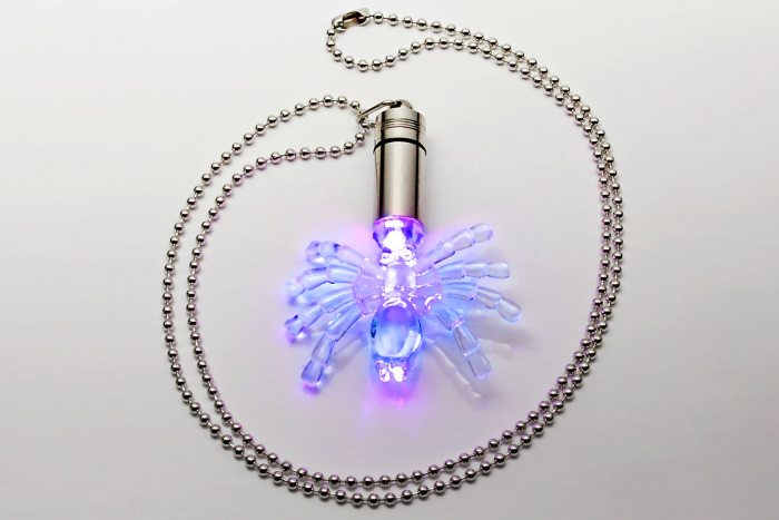 LED Spinnen Kette Blinkende Halskette Halloweenparty
