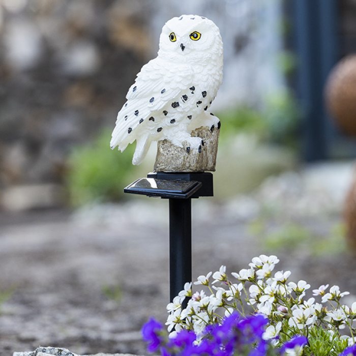 White owl lamp with solar cell