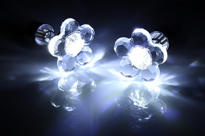 LED Blumen-Ohrstecker Leucht Ohrschmuck Dauerleuchten