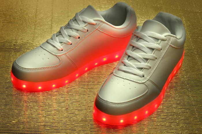 led-schuh rotes licht