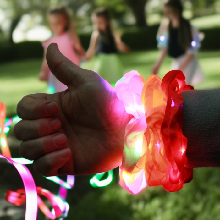 Bunte LED Haargummies Haarband 3 Leuchtmodie Mädchen I Elastische Haarbänder mit Lichtern blinken oder leuchten I Zopfgummi elastische Haarbänder für besondere Anlässe und Events