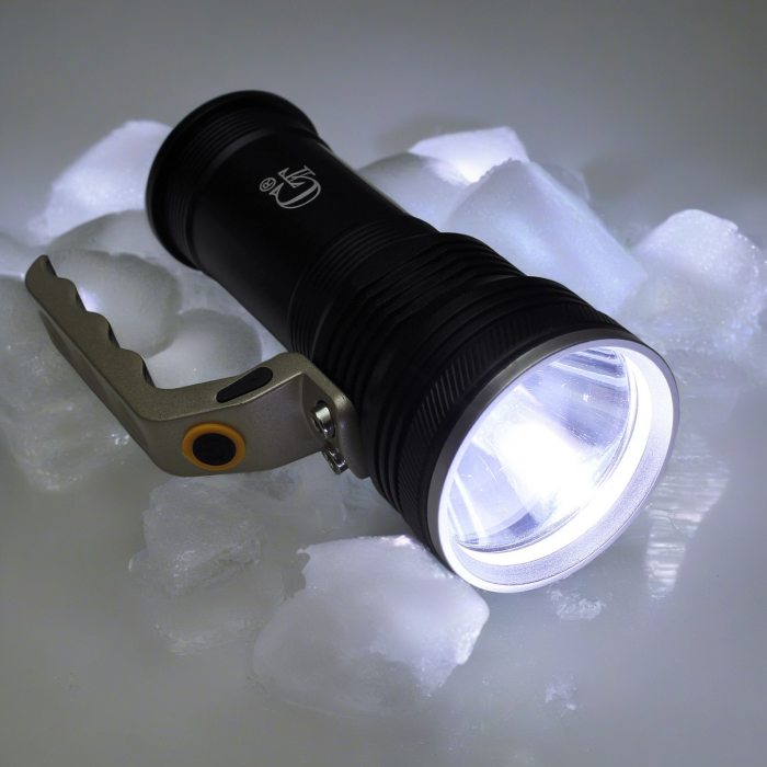 8000 lumen flashlight