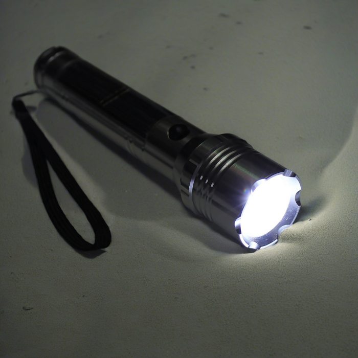 Solar Self-sufficient flashlight for outdoors I
