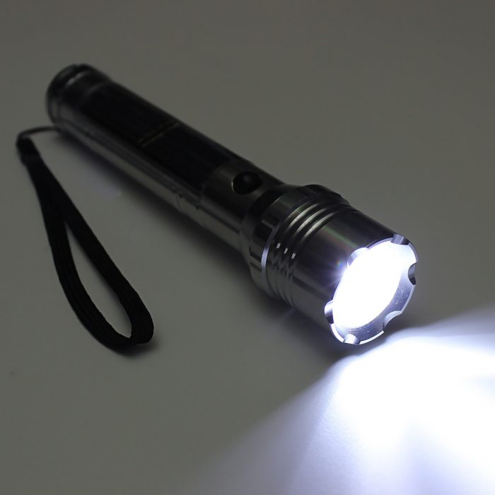 Solar Self-sufficient flashlight for outdoors I