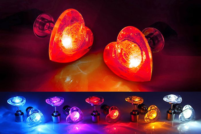 LED Herz-Ohrstecker leuchten
