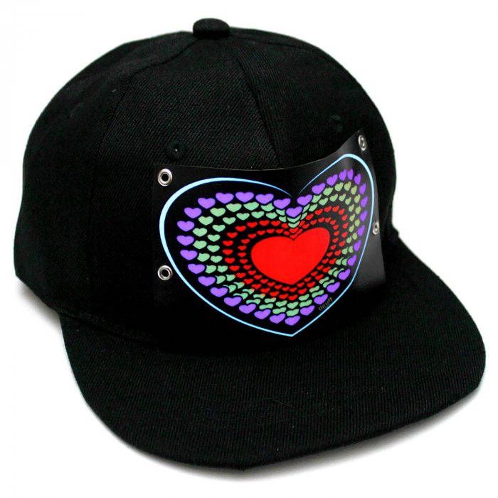 Snapback Cap mit Herzpanel
