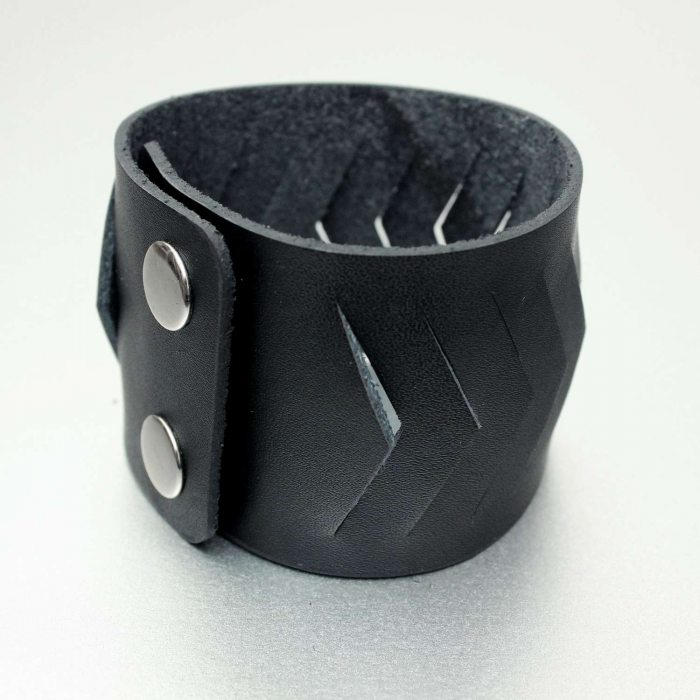 Leather bracelet with snap fasteners