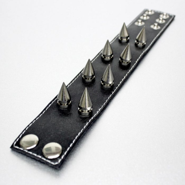 Killer rivet bracelet genuine leather
