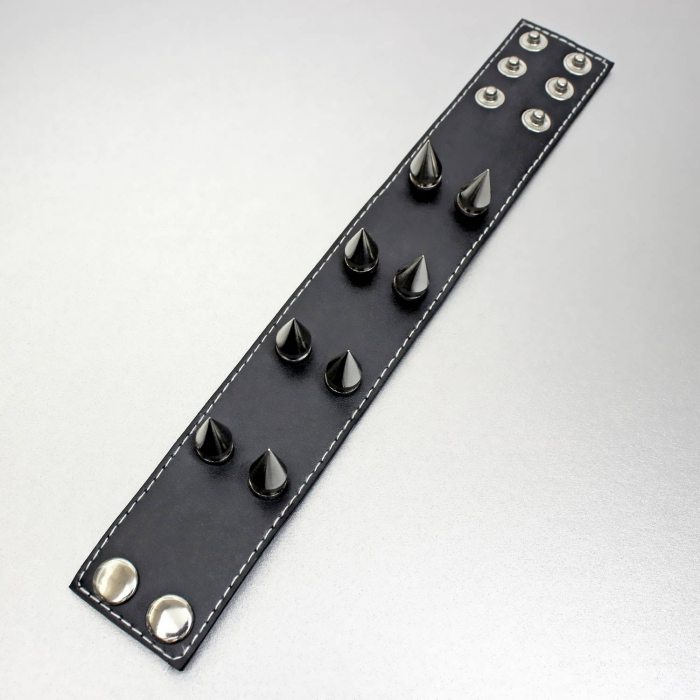 Killer rivet bracelet genuine leather
