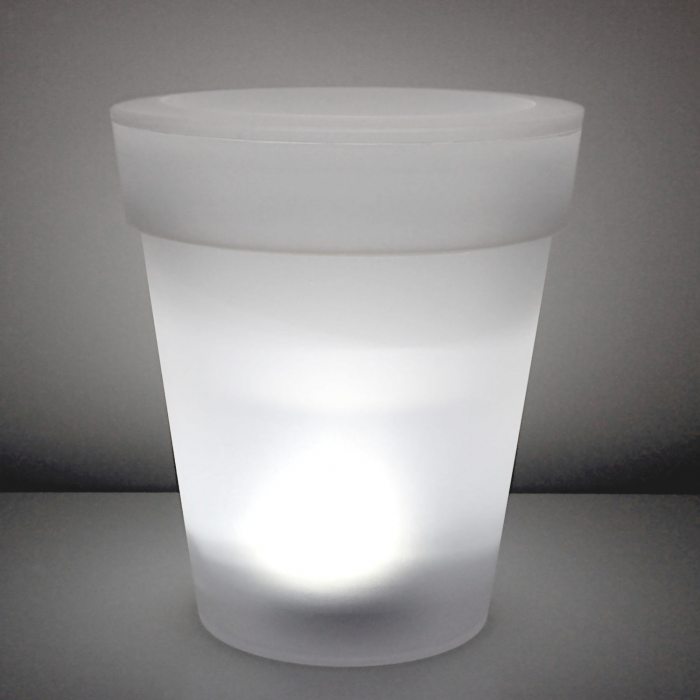 Plant pot with solar lighting
