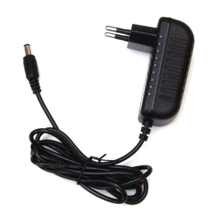 Kabel und Netzteil