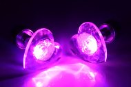 LED Herz-Ohrstecker leuchten