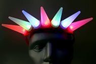 LED-Kopfschmuck mit Leuchtdornen