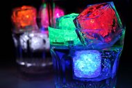 Leuchteiswürfel LED-Eiswürfel Dekowürfel mit Licht