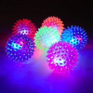 Igel LED Massageball 6.5 cm ⌀ für Kinder & Erwachsene I Bunter Blinkball mit Noppen I LED-Noppenball I Spielzeug & Handmassage LED Ball