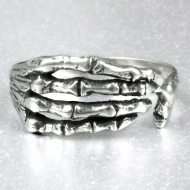 etNox Skeletthand Ring aus 925 Silber Schmuck I Geschenkidee Gothik & Heavy Metals Fans