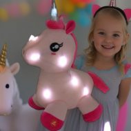 Funkelndes & leuchtendes LED Einhorn Kuscheltier 34 cm groß I Plüschtier mit Licht I  Einhorn Rosa für Mädchen mit 12 LEDS