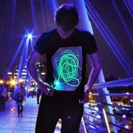 Interaktives & leuchtendes Glow in the Dark T-Shirt Erwachsene