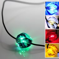 Leuchtende LED-Halskette mit Schmuckstein Leuchtschmuck I LED-Partyschmuck I Accesoire Festival & Konzerte I Verkeidung