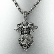 Wolf skull necklace made of pewter